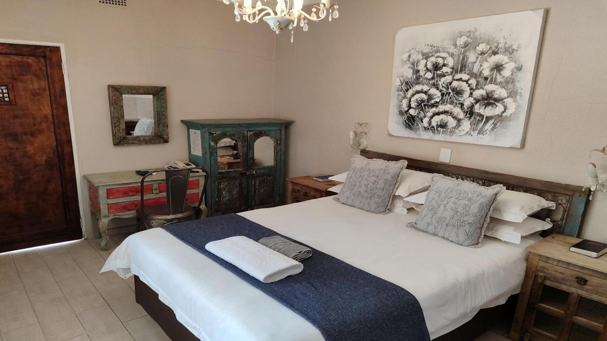Bird'S Nest Guest House Keetmanshoop Zimmer foto