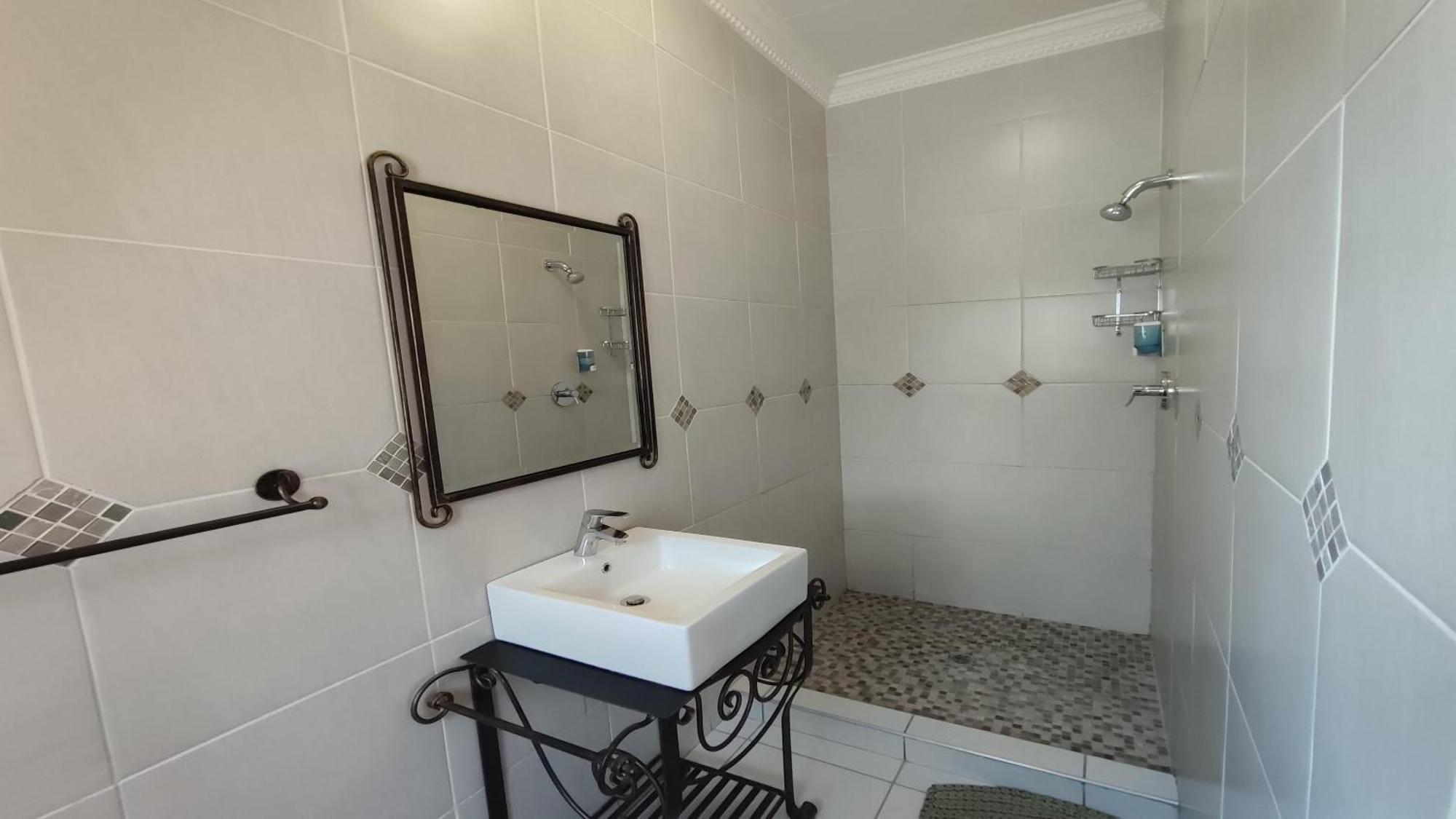 Bird'S Nest Guest House Keetmanshoop Zimmer foto