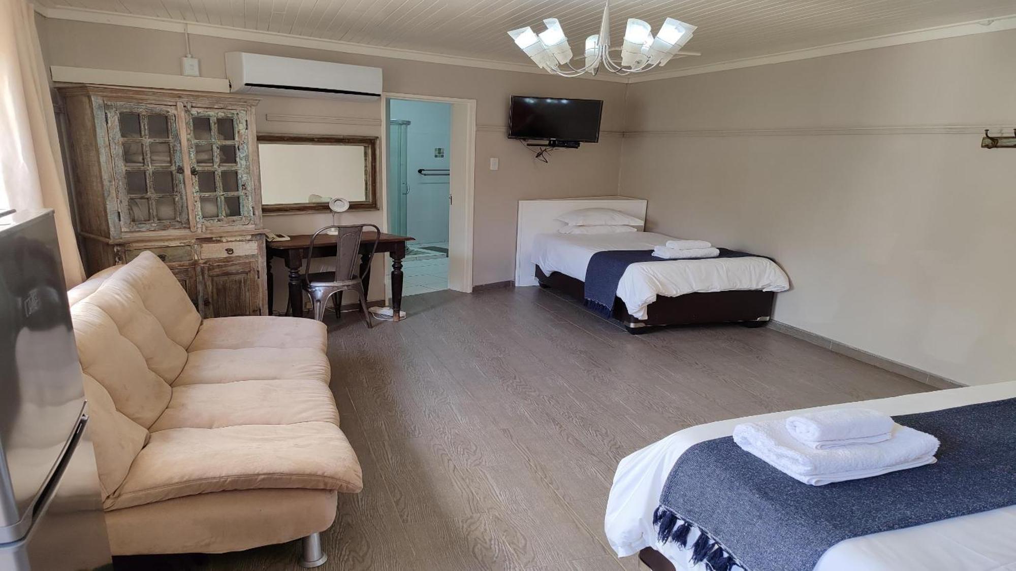 Bird'S Nest Guest House Keetmanshoop Zimmer foto